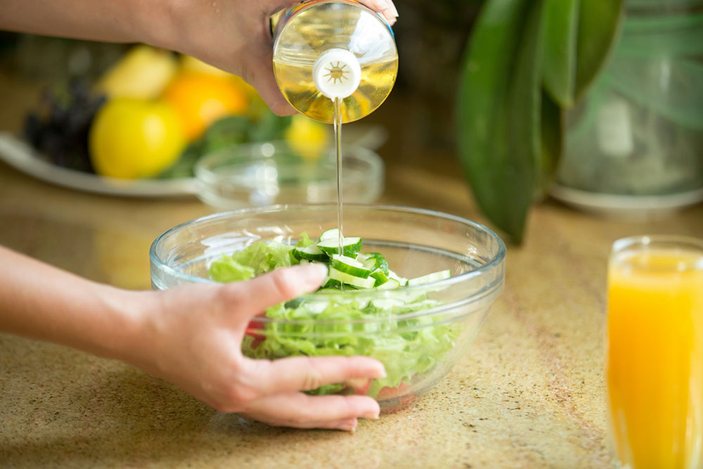 GRÜNER SALAT MEERWASSER IN DER VINAIGRETTE